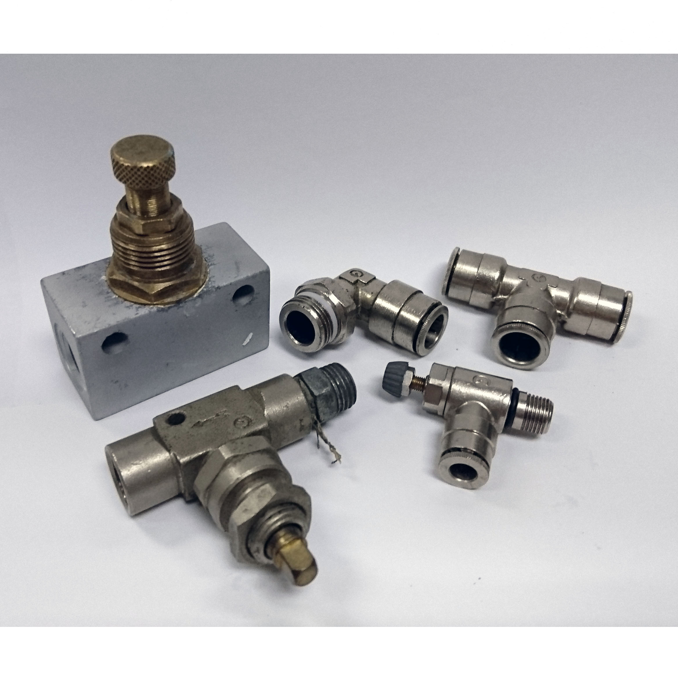 Flow-Control-Valve-Tube-Fitting